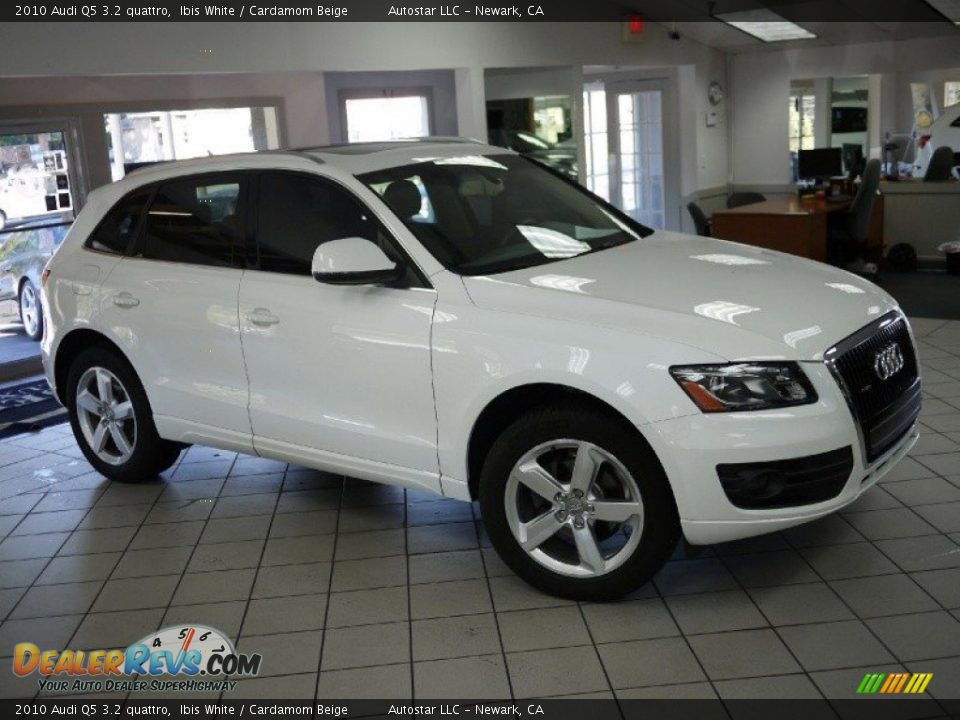 2010 Audi Q5 3.2 quattro Ibis White / Cardamom Beige Photo #2