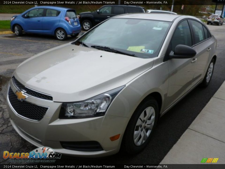 2014 Chevrolet Cruze LS Champagne Silver Metallic / Jet Black/Medium Titanium Photo #8