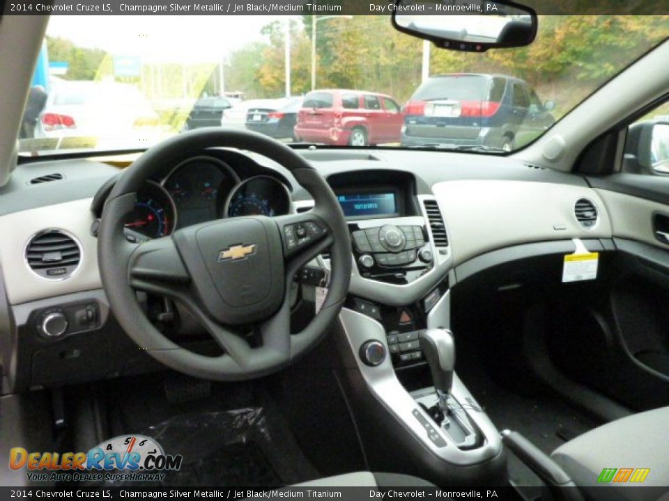 2014 Chevrolet Cruze LS Champagne Silver Metallic / Jet Black/Medium Titanium Photo #13