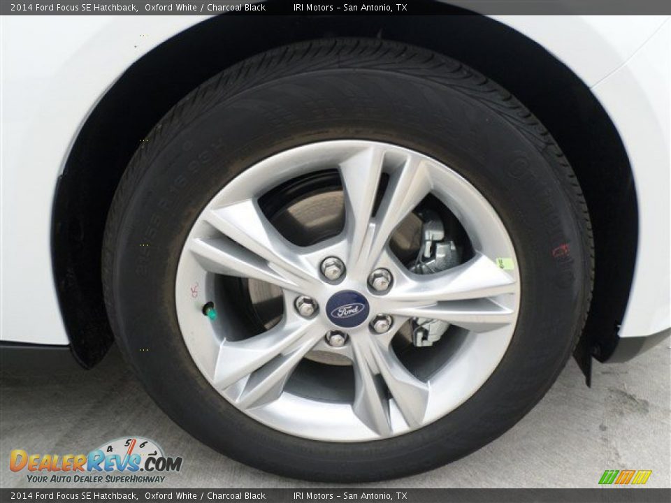 2014 Ford Focus SE Hatchback Oxford White / Charcoal Black Photo #8