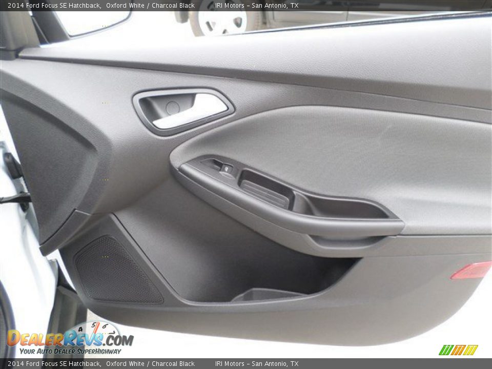 2014 Ford Focus SE Hatchback Oxford White / Charcoal Black Photo #9