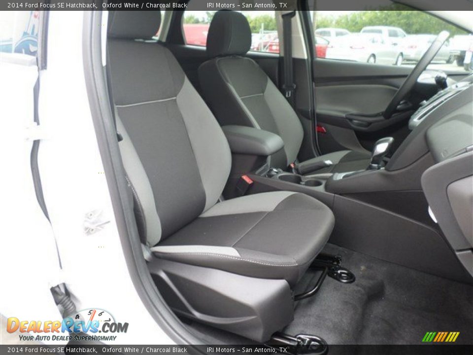 2014 Ford Focus SE Hatchback Oxford White / Charcoal Black Photo #10