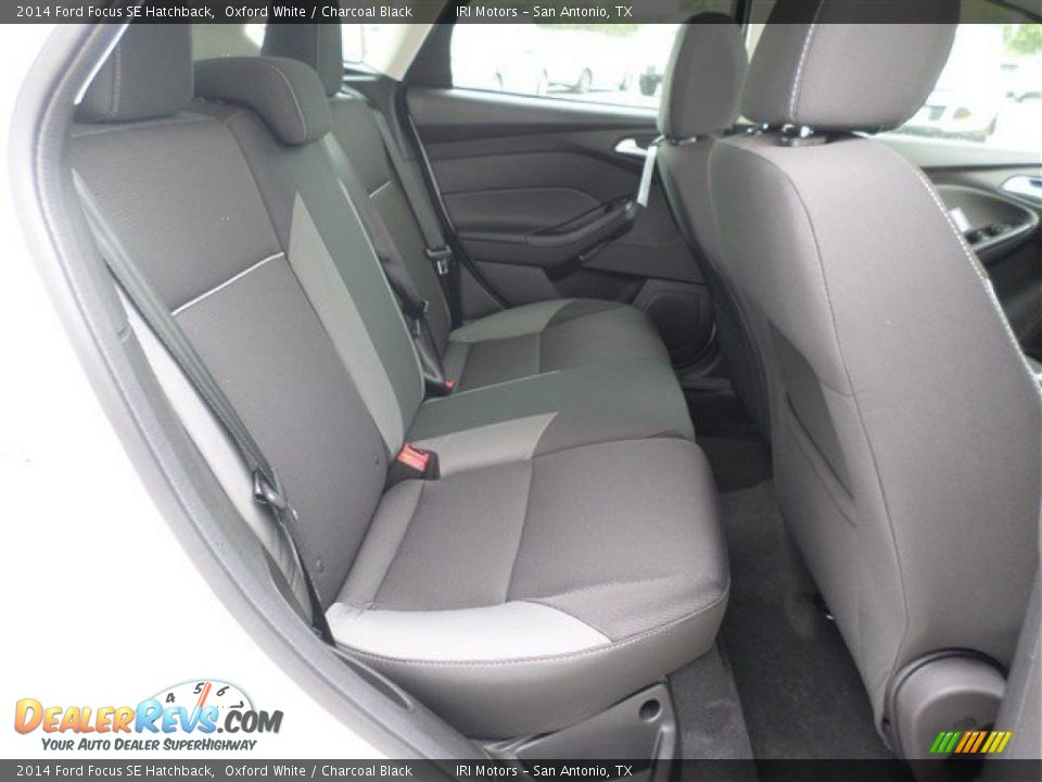 2014 Ford Focus SE Hatchback Oxford White / Charcoal Black Photo #12