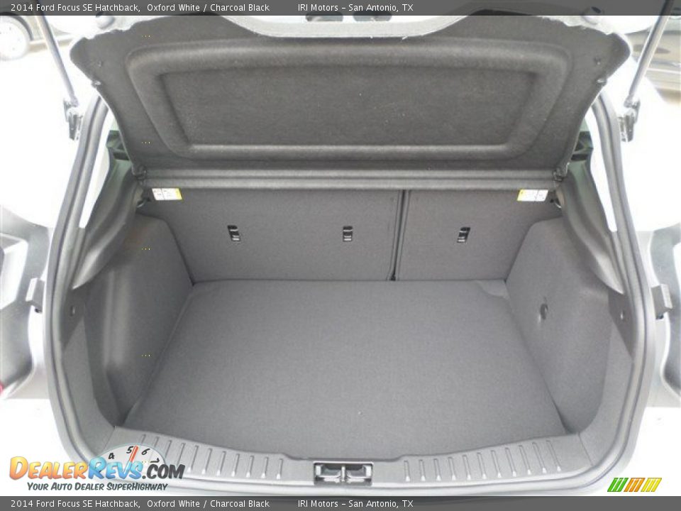 2014 Ford Focus SE Hatchback Oxford White / Charcoal Black Photo #13