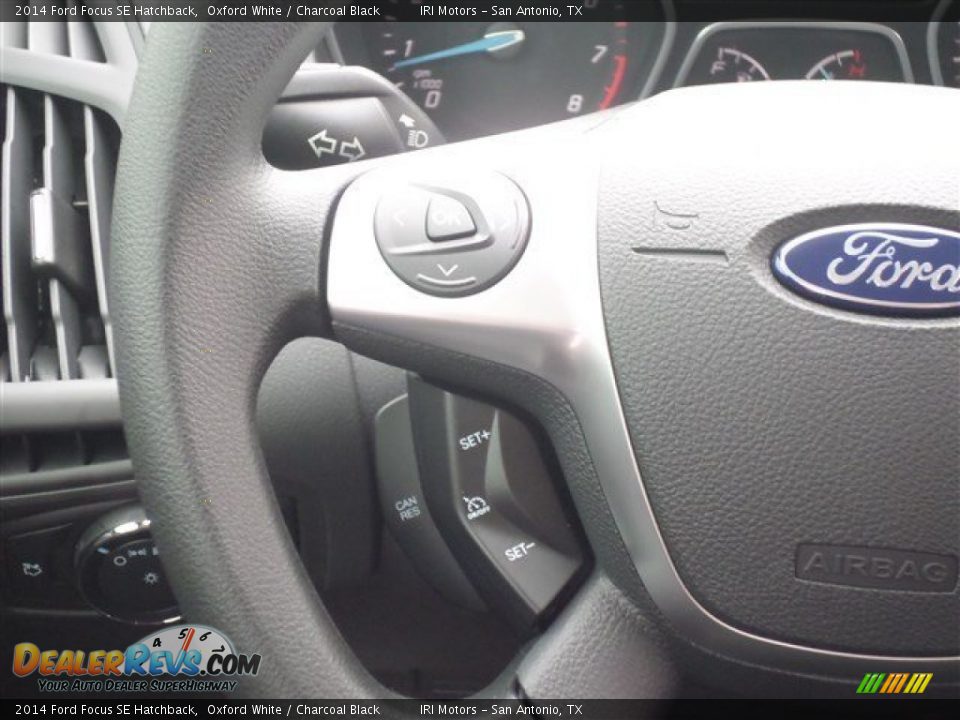 2014 Ford Focus SE Hatchback Oxford White / Charcoal Black Photo #18