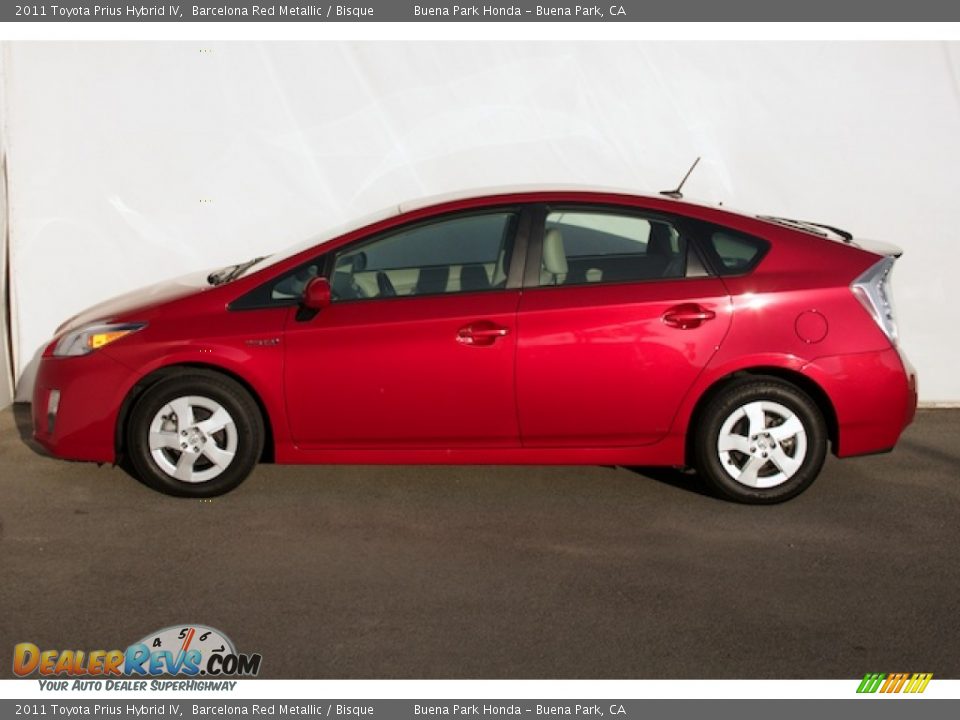 2011 Toyota Prius Hybrid IV Barcelona Red Metallic / Bisque Photo #9