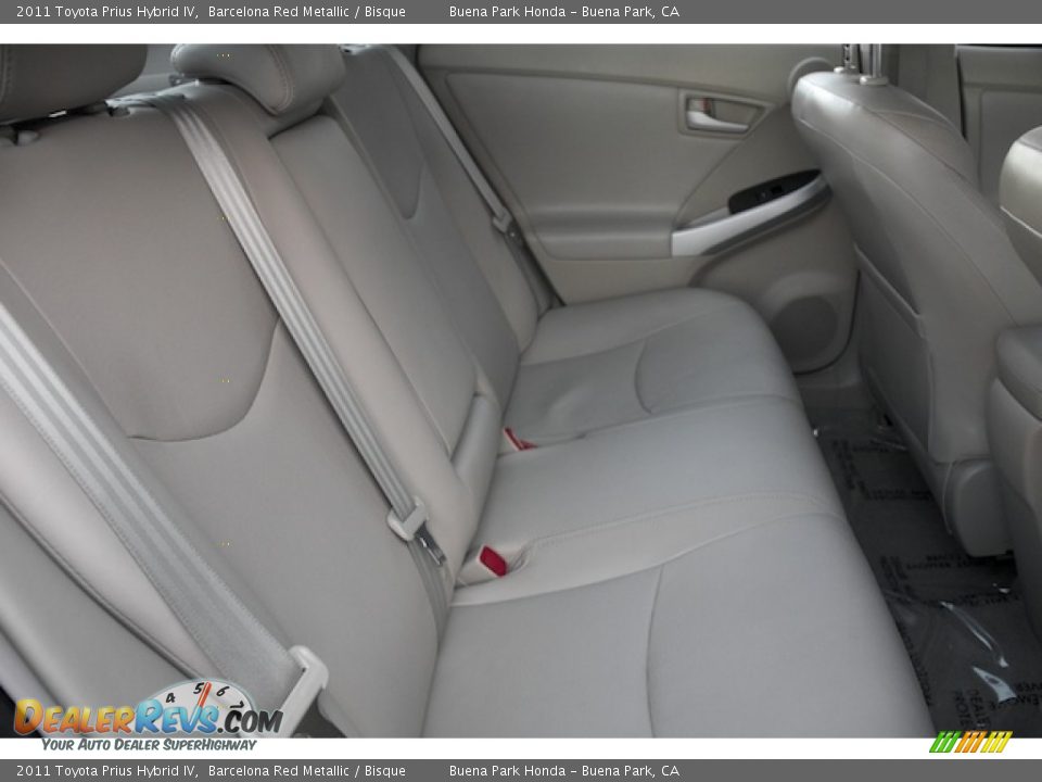 2011 Toyota Prius Hybrid IV Barcelona Red Metallic / Bisque Photo #16