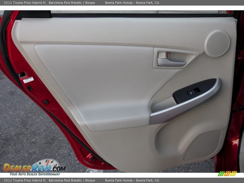 2011 Toyota Prius Hybrid IV Barcelona Red Metallic / Bisque Photo #28