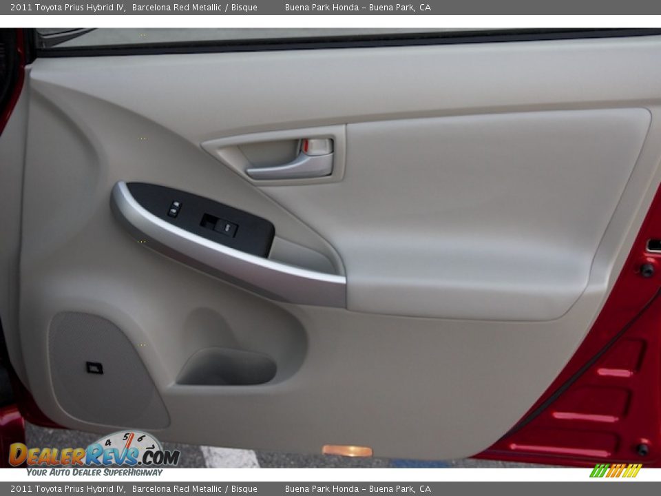 2011 Toyota Prius Hybrid IV Barcelona Red Metallic / Bisque Photo #30