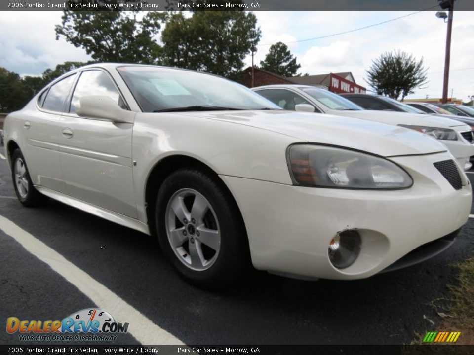 2006 Pontiac Grand Prix Sedan Ivory White / Ebony Photo #4
