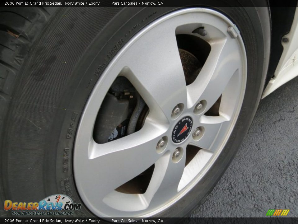 2006 Pontiac Grand Prix Sedan Ivory White / Ebony Photo #5