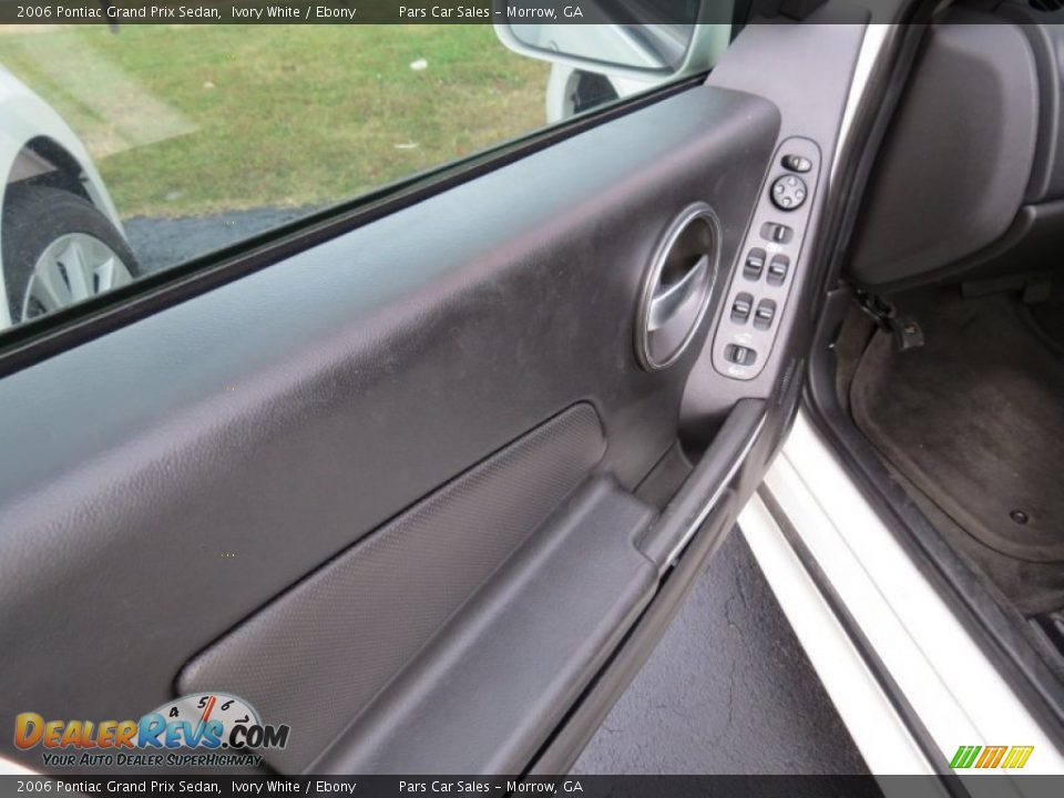2006 Pontiac Grand Prix Sedan Ivory White / Ebony Photo #7