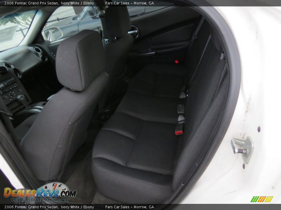 2006 Pontiac Grand Prix Sedan Ivory White / Ebony Photo #8