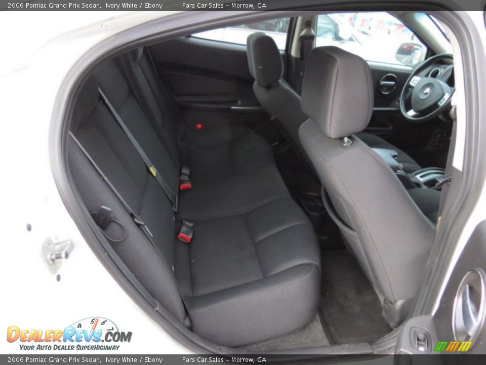 2006 Pontiac Grand Prix Sedan Ivory White / Ebony Photo #10