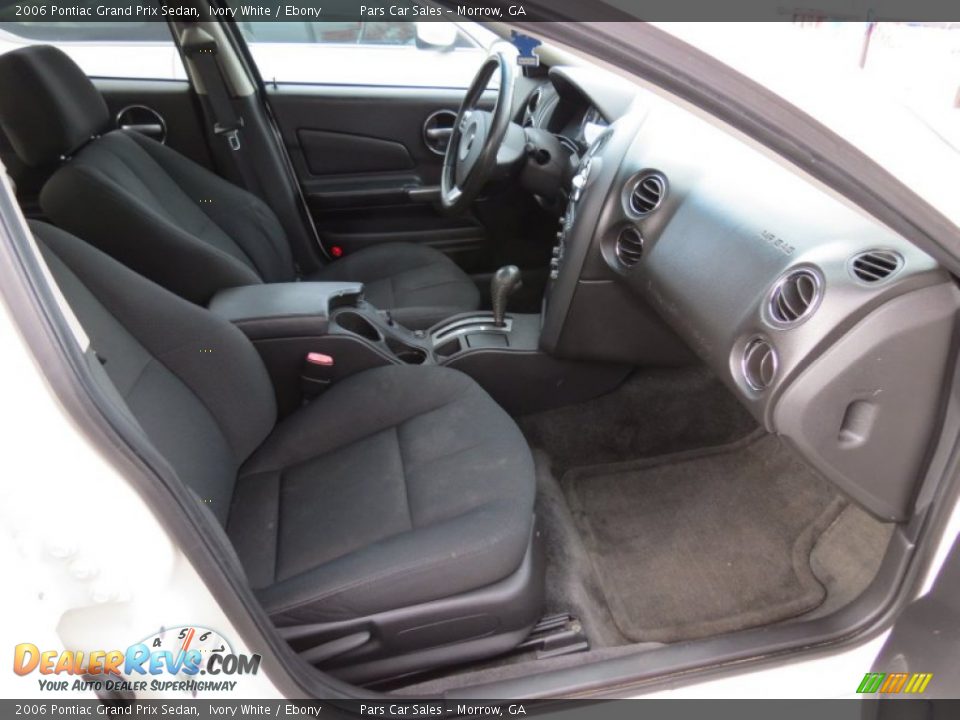 2006 Pontiac Grand Prix Sedan Ivory White / Ebony Photo #11