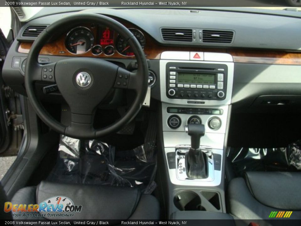 2008 Volkswagen Passat Lux Sedan United Gray / Black Photo #12