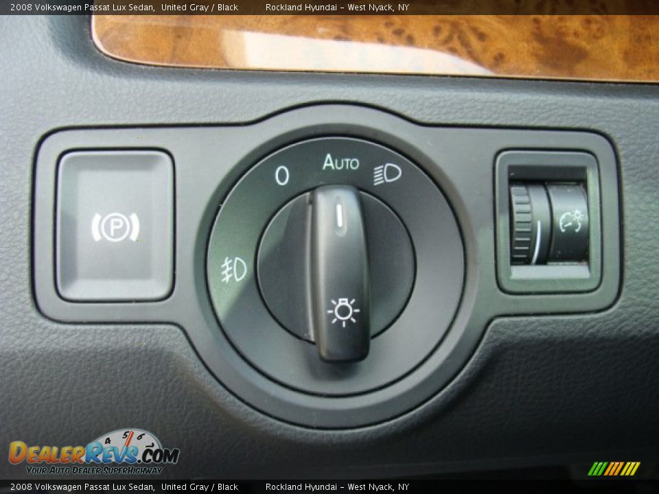 2008 Volkswagen Passat Lux Sedan United Gray / Black Photo #13