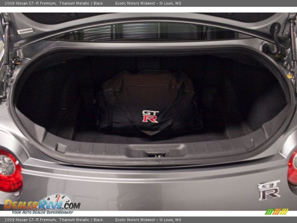 2009 Nissan GT-R Premium Trunk Photo #17