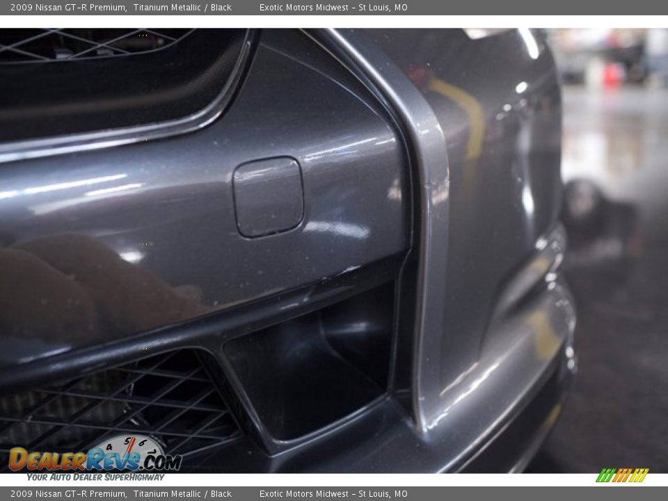 2009 Nissan GT-R Premium Titanium Metallic / Black Photo #24
