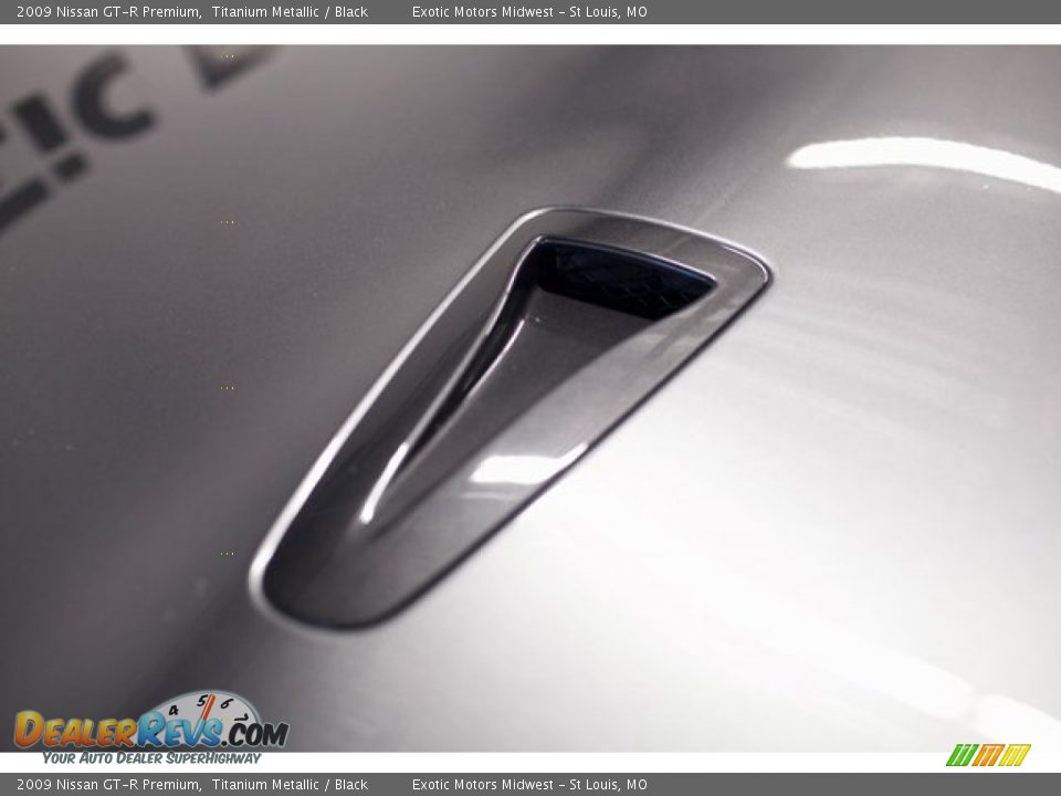 2009 Nissan GT-R Premium Titanium Metallic / Black Photo #25