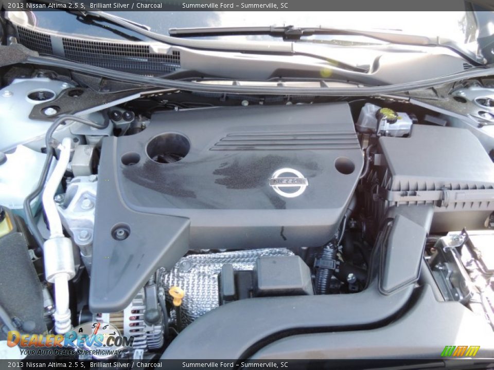 2013 Nissan Altima 2.5 S Brilliant Silver / Charcoal Photo #18
