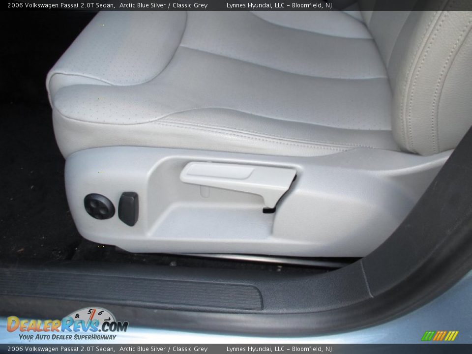 2006 Volkswagen Passat 2.0T Sedan Arctic Blue Silver / Classic Grey Photo #11