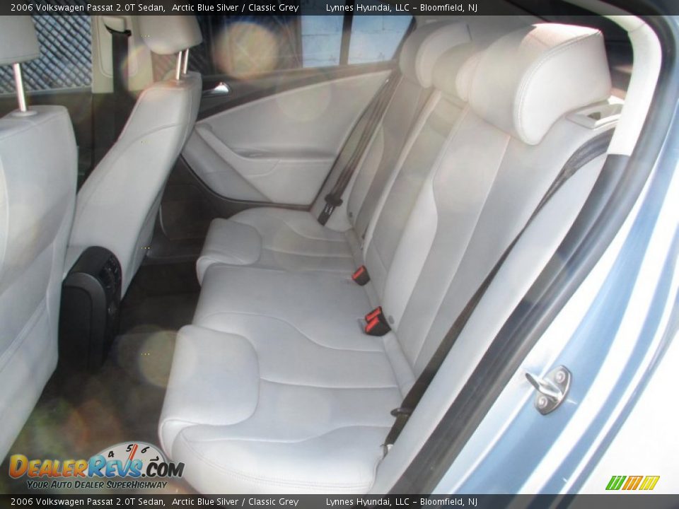 2006 Volkswagen Passat 2.0T Sedan Arctic Blue Silver / Classic Grey Photo #12