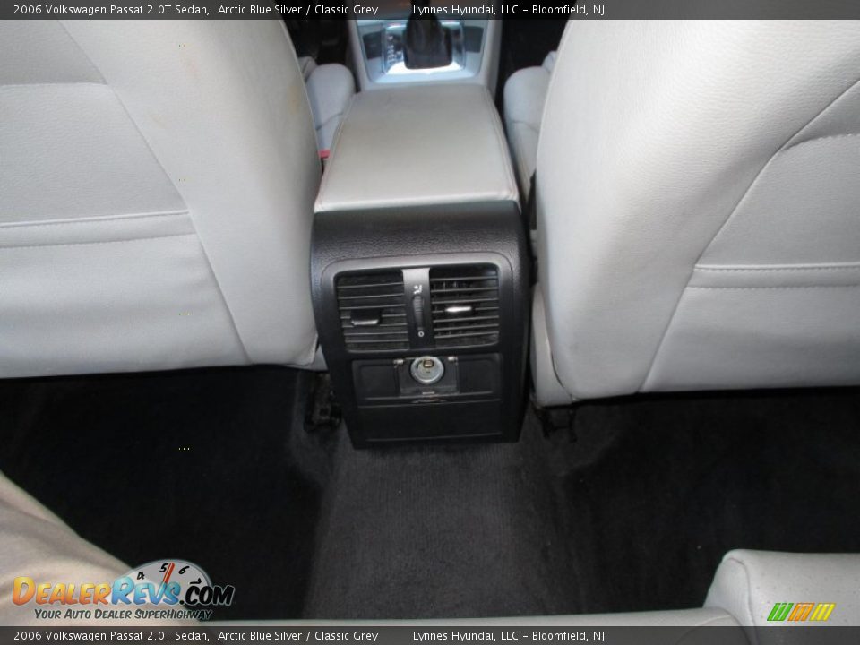 2006 Volkswagen Passat 2.0T Sedan Arctic Blue Silver / Classic Grey Photo #13