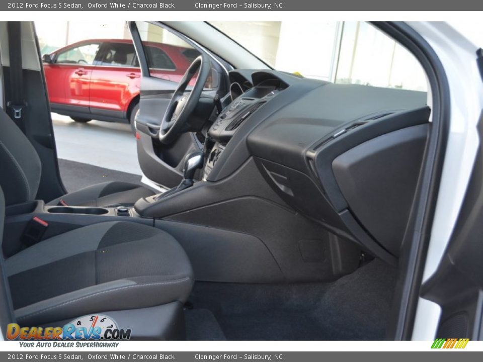 2012 Ford Focus S Sedan Oxford White / Charcoal Black Photo #14