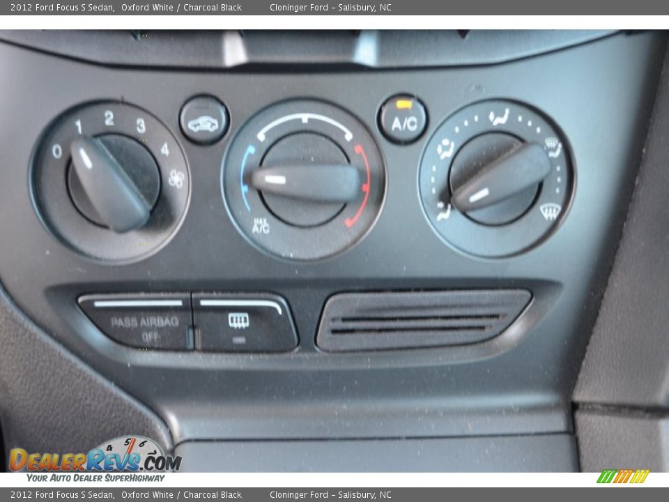 2012 Ford Focus S Sedan Oxford White / Charcoal Black Photo #18