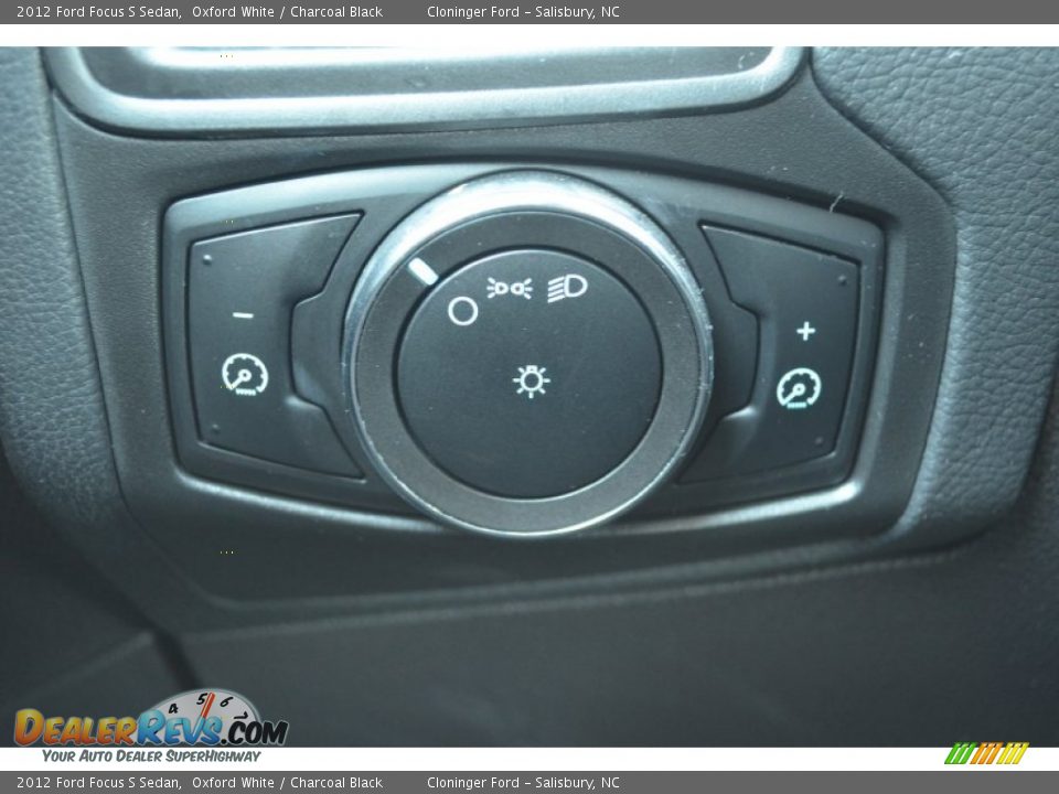 2012 Ford Focus S Sedan Oxford White / Charcoal Black Photo #20
