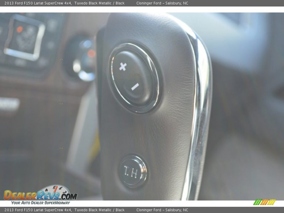 2013 Ford F150 Lariat SuperCrew 4x4 Tuxedo Black Metallic / Black Photo #16