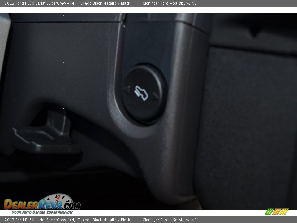2013 Ford F150 Lariat SuperCrew 4x4 Tuxedo Black Metallic / Black Photo #22