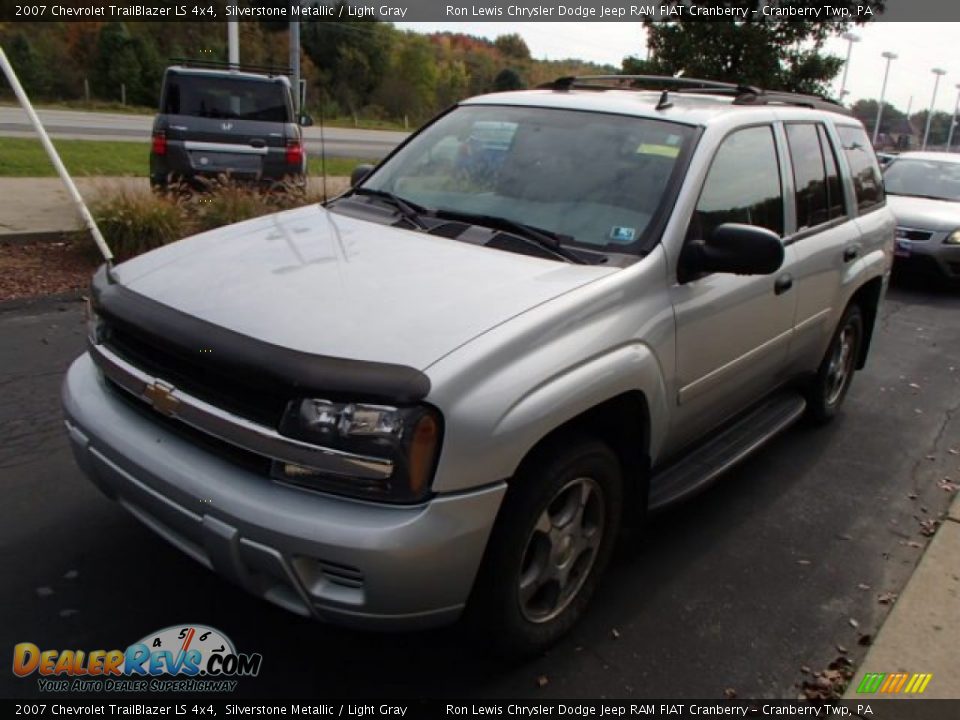2007 Chevrolet TrailBlazer LS 4x4 Silverstone Metallic / Light Gray Photo #4
