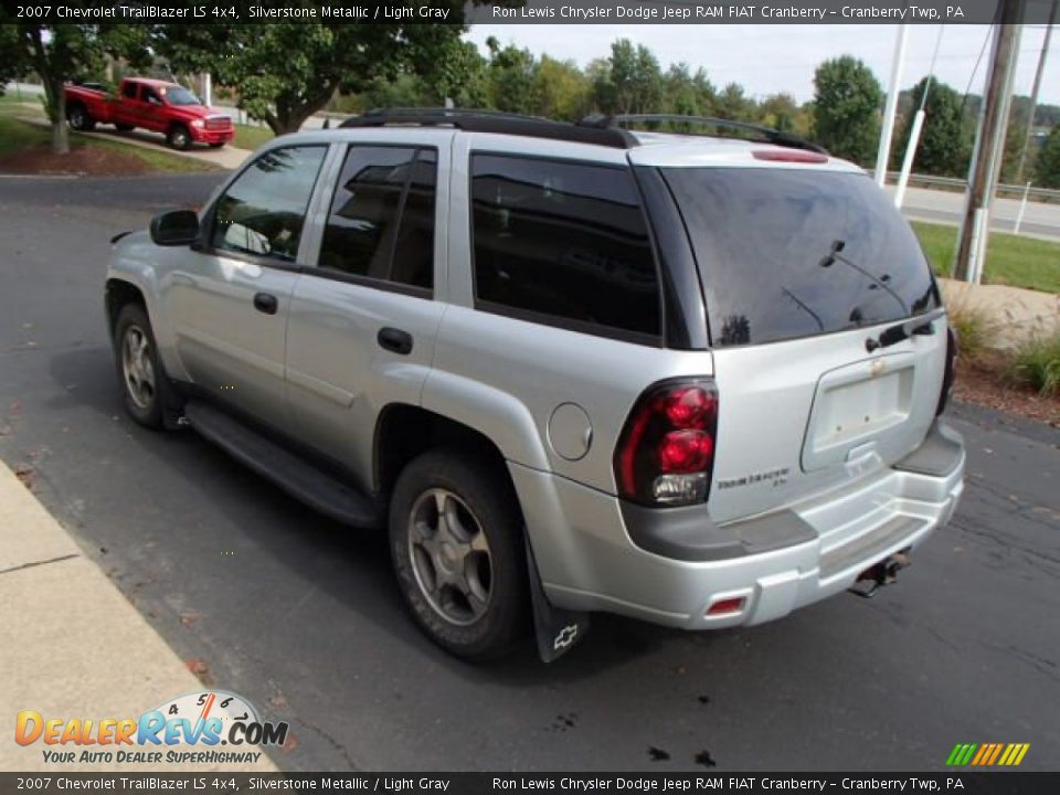 2007 Chevrolet TrailBlazer LS 4x4 Silverstone Metallic / Light Gray Photo #6