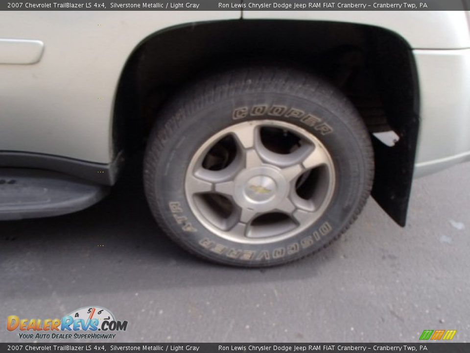 2007 Chevrolet TrailBlazer LS 4x4 Silverstone Metallic / Light Gray Photo #9