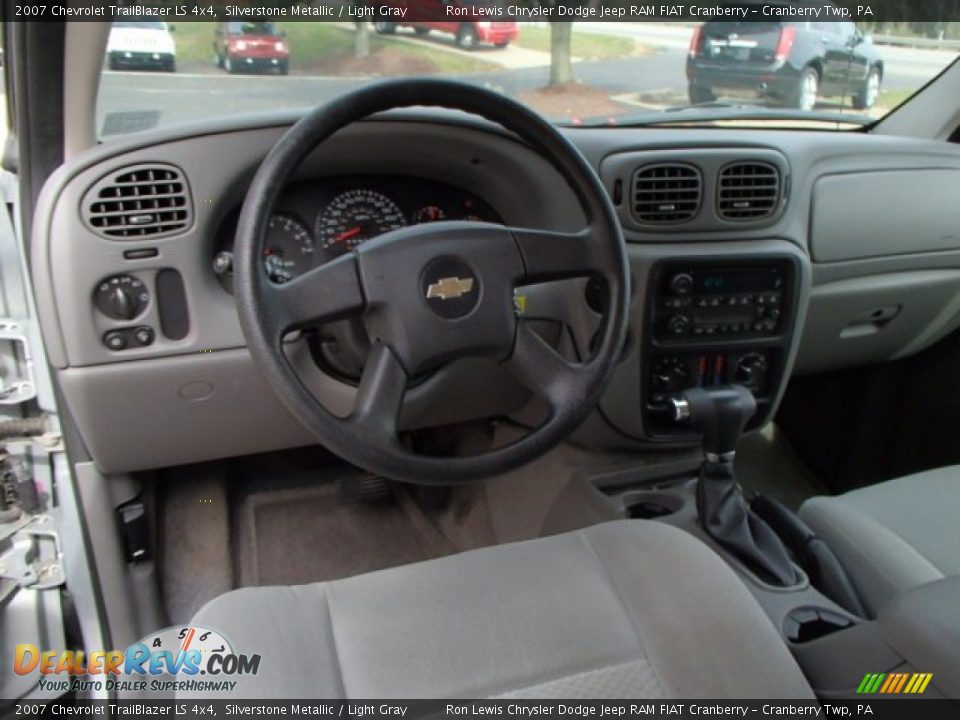 2007 Chevrolet TrailBlazer LS 4x4 Silverstone Metallic / Light Gray Photo #14