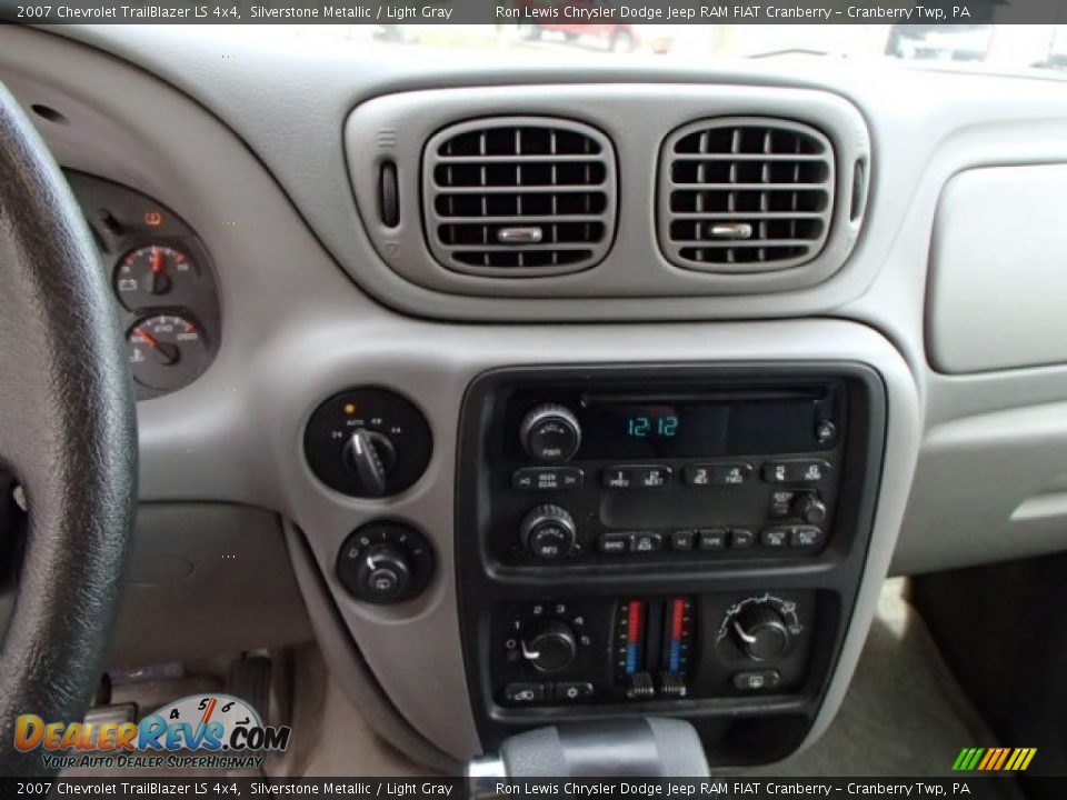 2007 Chevrolet TrailBlazer LS 4x4 Silverstone Metallic / Light Gray Photo #15