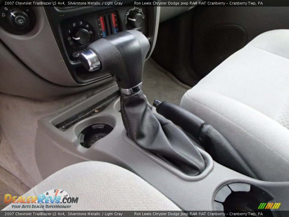 2007 Chevrolet TrailBlazer LS 4x4 Silverstone Metallic / Light Gray Photo #16