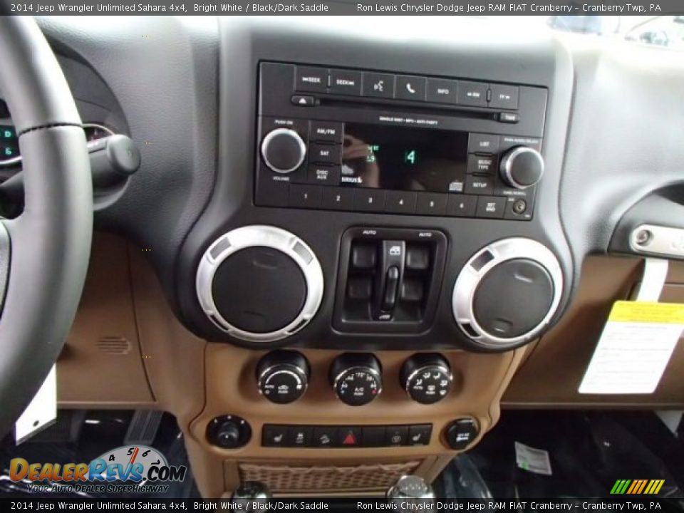2014 Jeep Wrangler Unlimited Sahara 4x4 Bright White / Black/Dark Saddle Photo #16