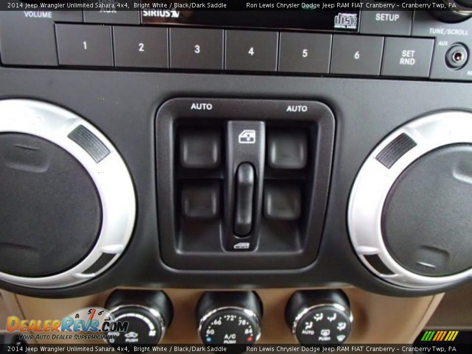 2014 Jeep Wrangler Unlimited Sahara 4x4 Bright White / Black/Dark Saddle Photo #17