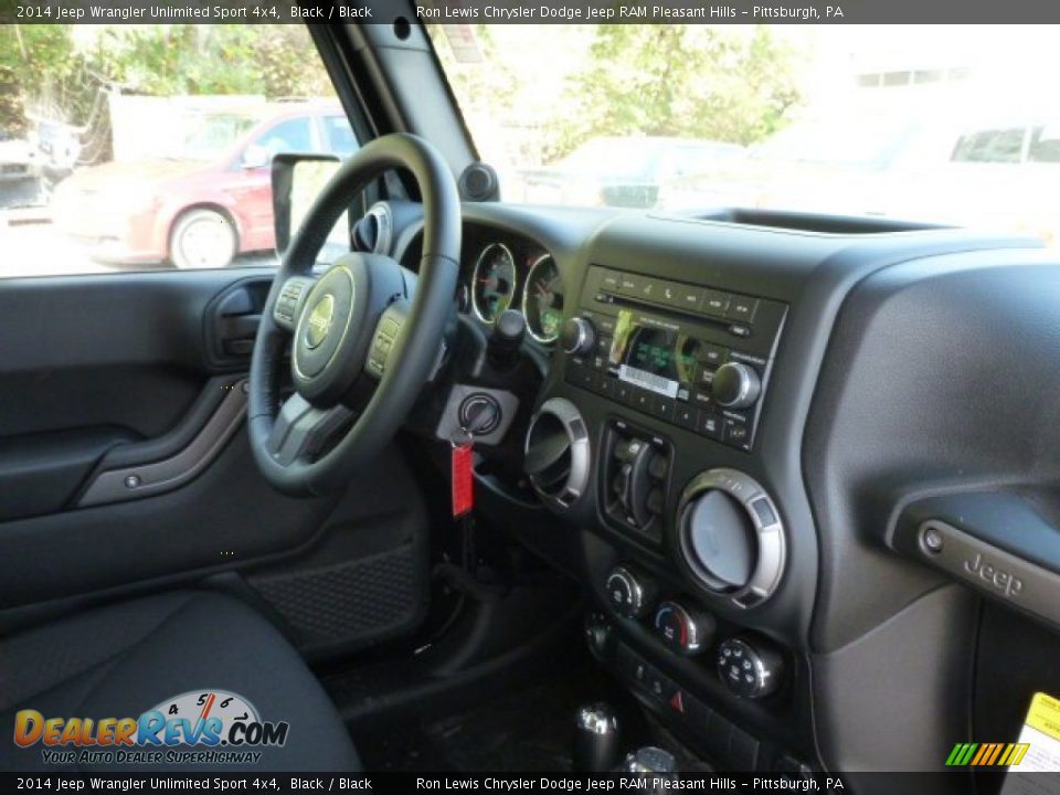 2014 Jeep Wrangler Unlimited Sport 4x4 Black / Black Photo #7