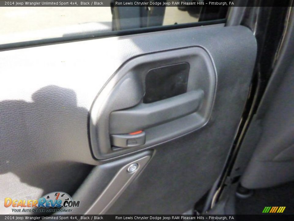 2014 Jeep Wrangler Unlimited Sport 4x4 Black / Black Photo #15