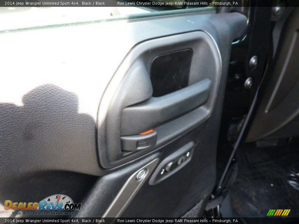 2014 Jeep Wrangler Unlimited Sport 4x4 Black / Black Photo #16