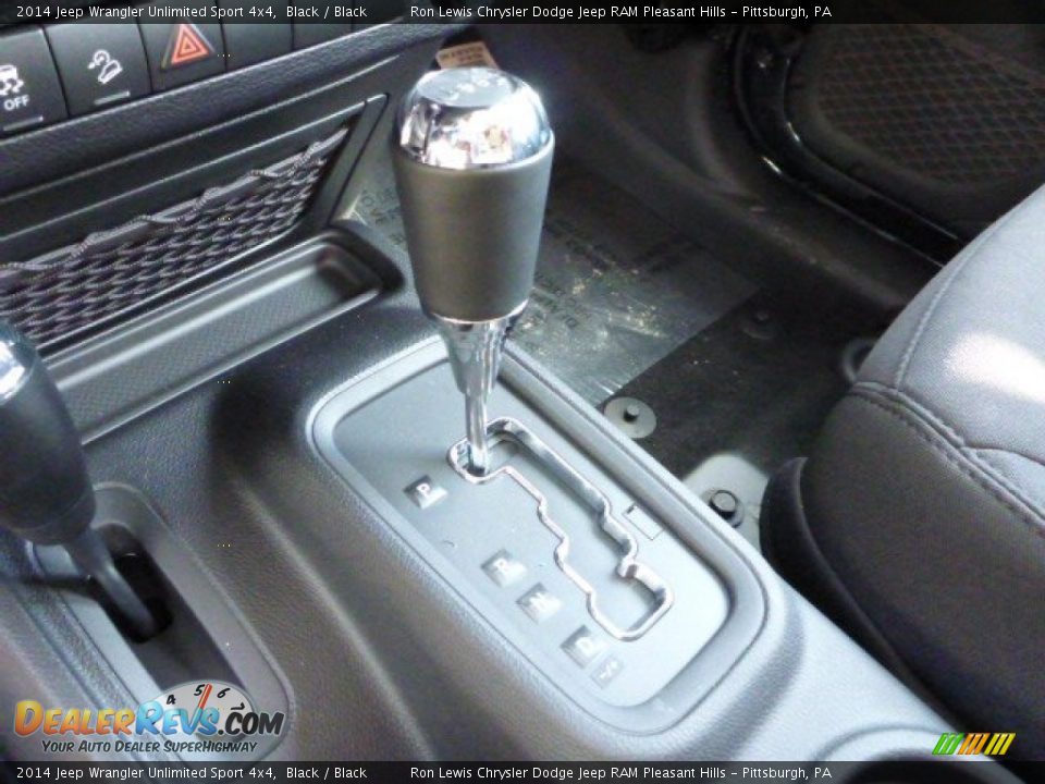 2014 Jeep Wrangler Unlimited Sport 4x4 Black / Black Photo #18