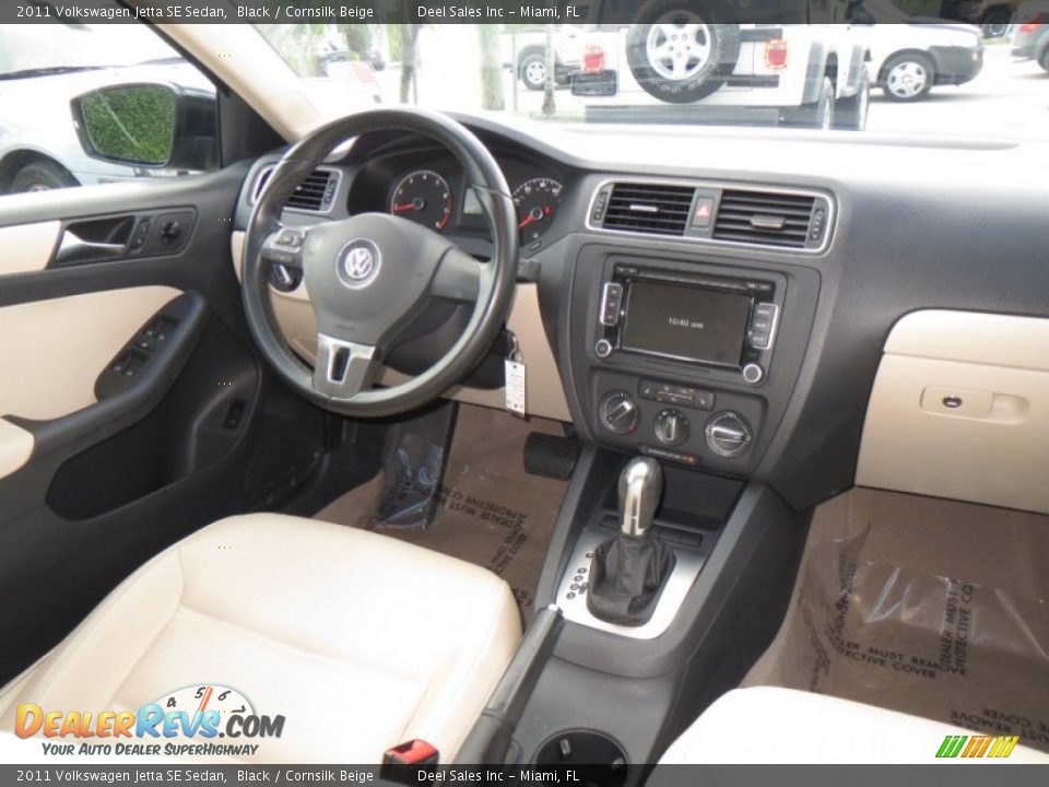 2011 Volkswagen Jetta SE Sedan Black / Cornsilk Beige Photo #12
