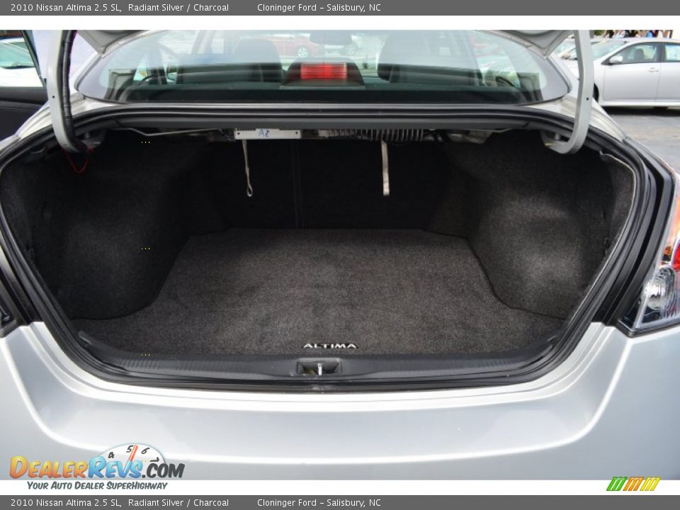 2010 Nissan Altima 2.5 SL Radiant Silver / Charcoal Photo #12