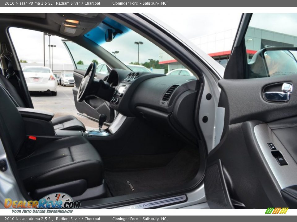 2010 Nissan Altima 2.5 SL Radiant Silver / Charcoal Photo #14