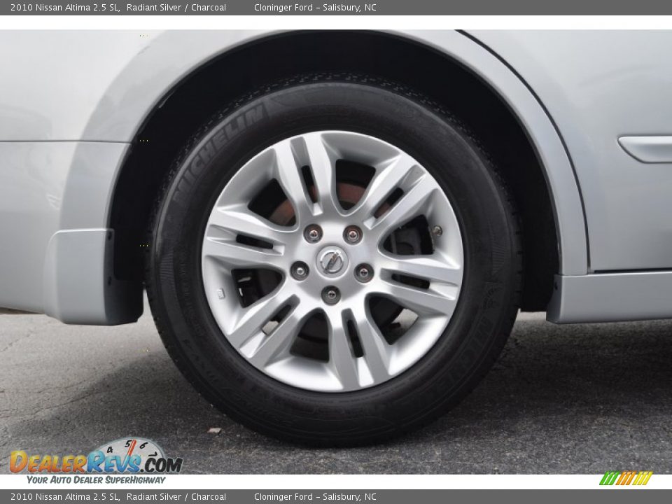 2010 Nissan Altima 2.5 SL Radiant Silver / Charcoal Photo #15