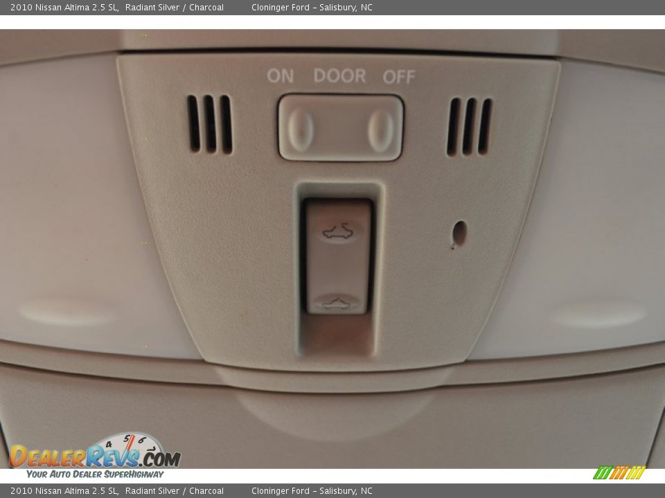 2010 Nissan Altima 2.5 SL Radiant Silver / Charcoal Photo #21